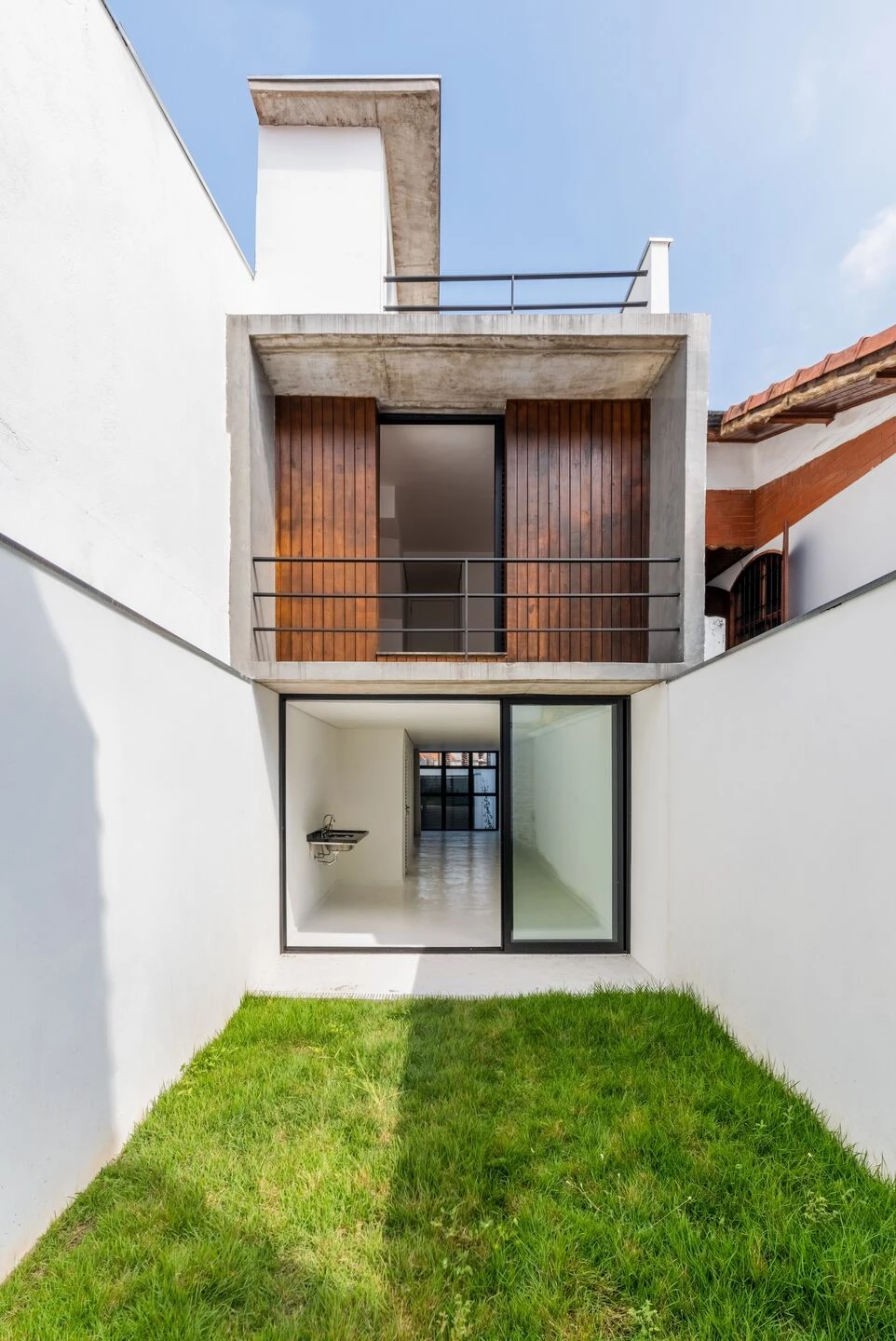 巴西 Vila Leopoldina House | 简约灵动的三层私人住宅-33