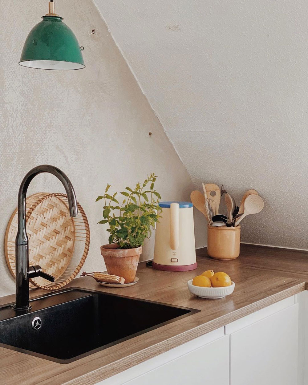 丹麦温馨舒适的顶层公寓设计-10