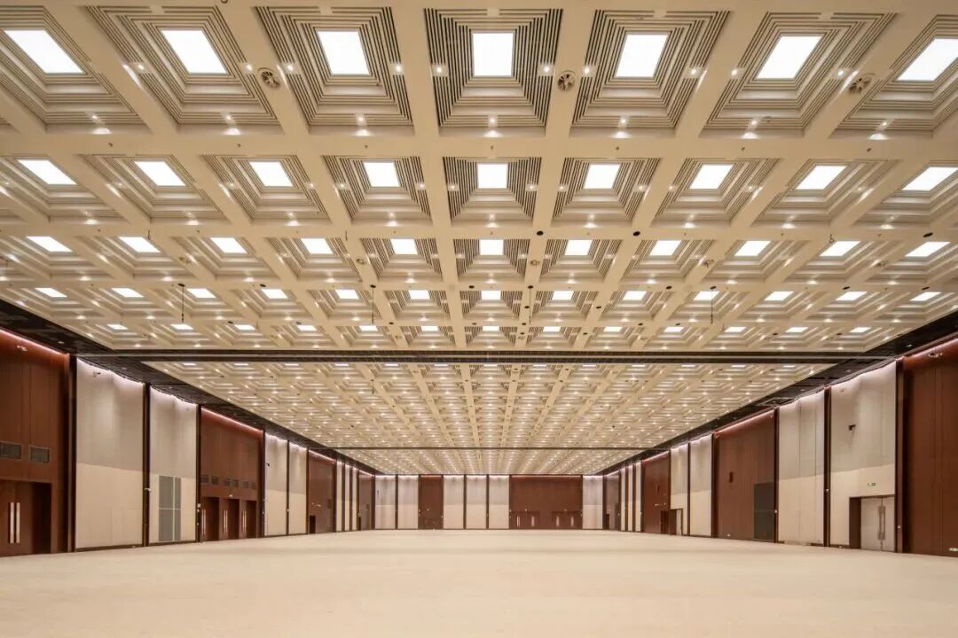 打造现代化国际大都市卓越水岸丨华建集团华东院担任设计总包的西岸国际会展中心竣工投用-24