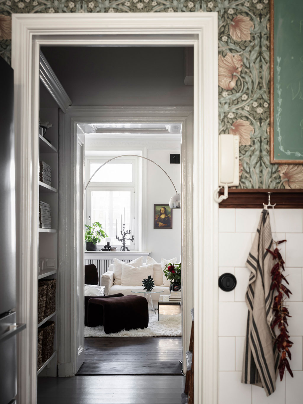 斯德哥尔摩 73 平米全白客厅不锈钢厨房公寓-2