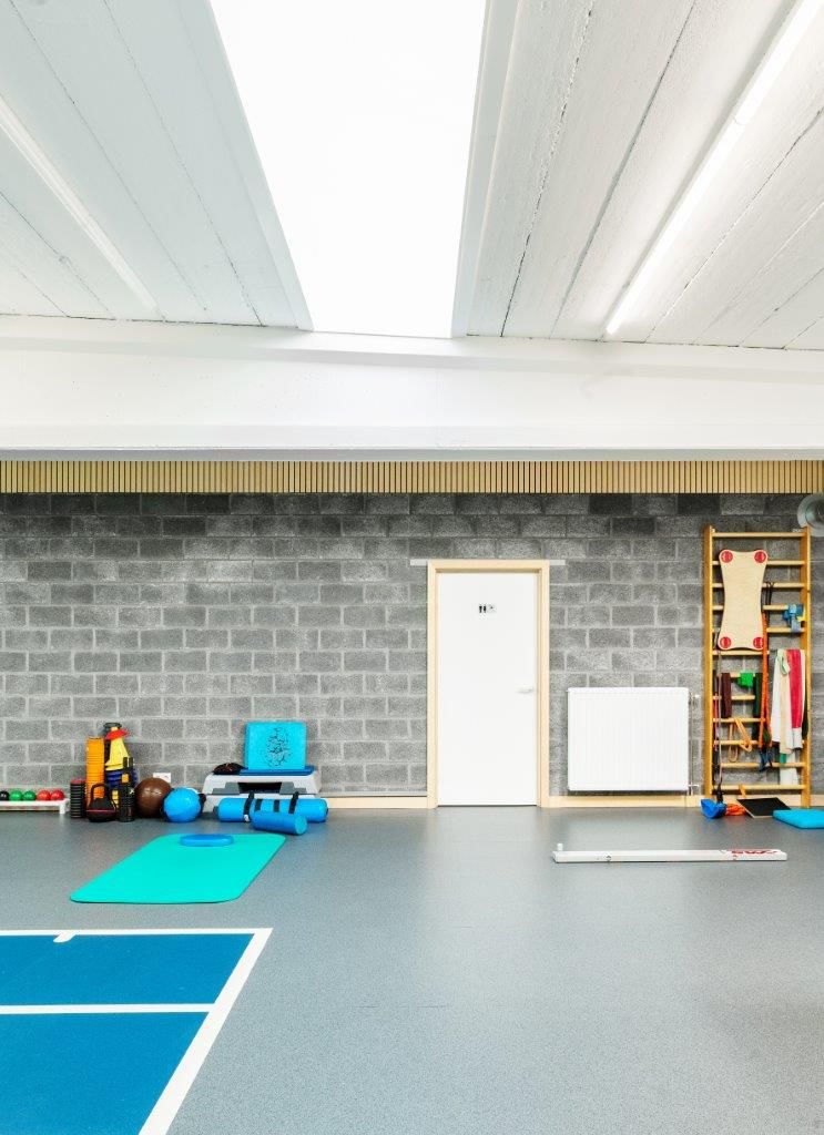 旧炸丸子工厂改造为运动物理治疗诊所丨Polygoon Architectuur-8