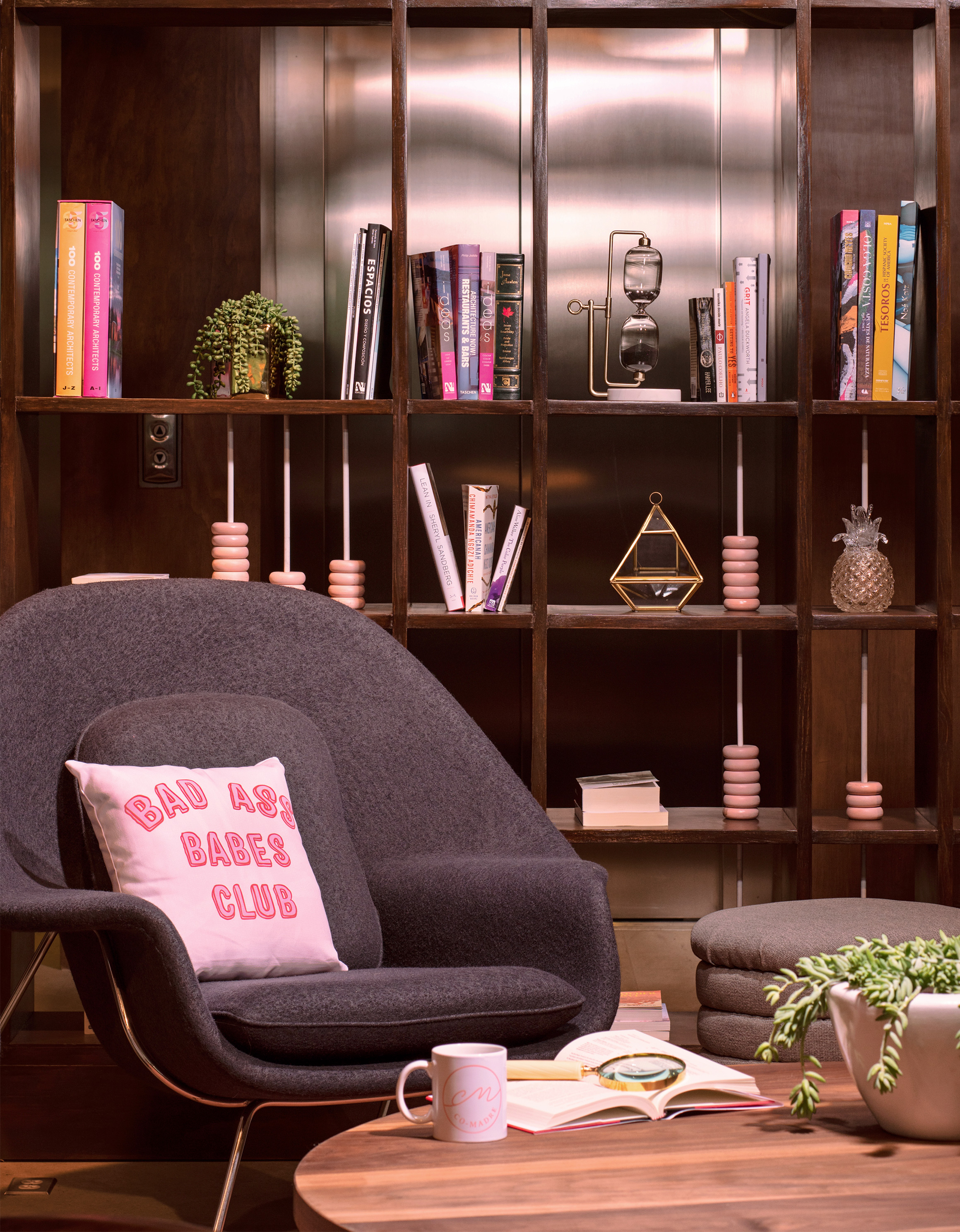 科玛德雷——右手室内装饰公司（这里假设Diestra Interiorismo是一个室内装饰相关公司名称，Diestra本意为右手的 ，Interiorismo意为室内装饰；Co Madre暂音译 ，因为缺乏相关行业专业对应信息，如果有更具体语境，翻译可能更精准） -12