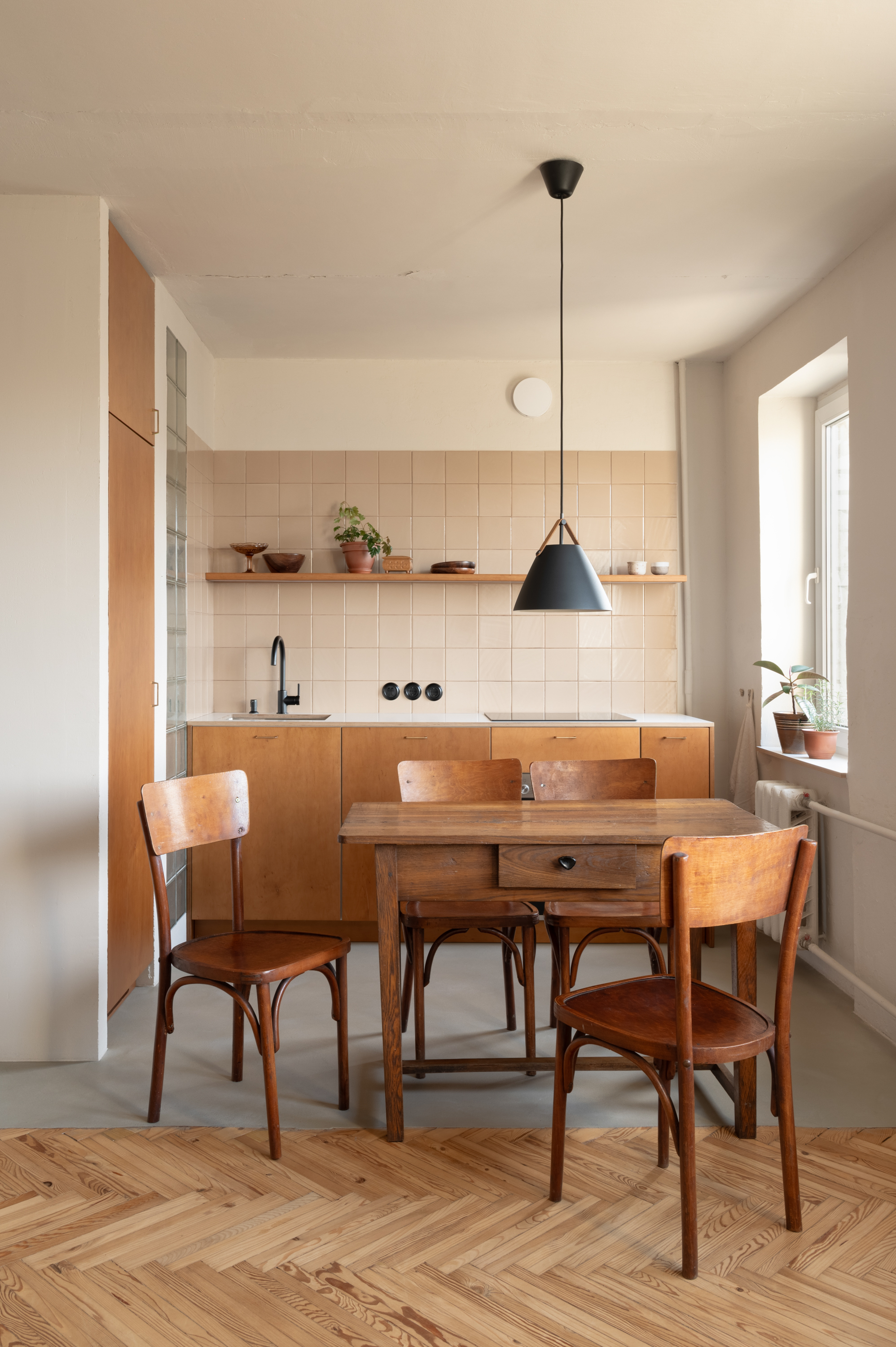 若ZOZULKA为特定人名、地名或品牌名等专有名词，通常可直接音译为佐祖尔卡  丨乌克兰利沃夫丨Iryna Bilohan-25