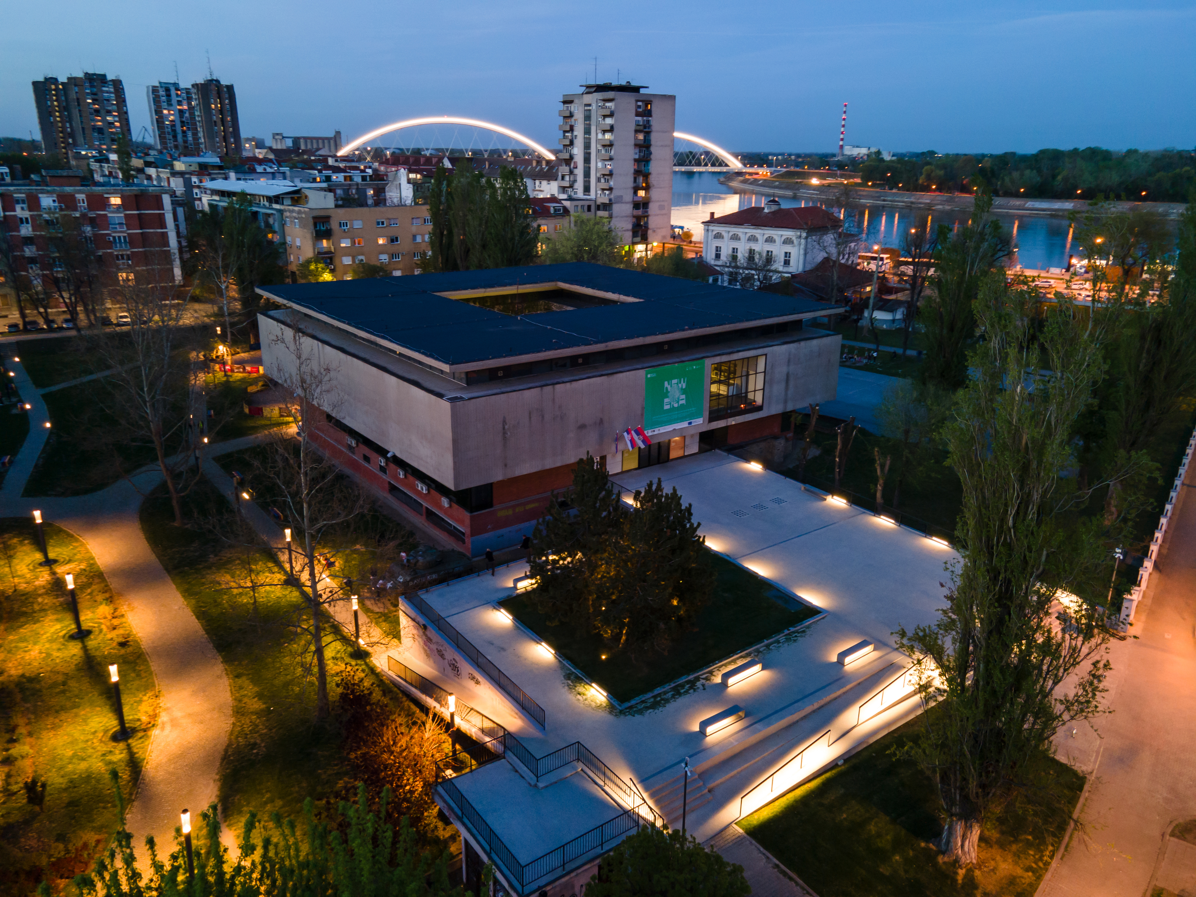 Vojvodina当代艺术博物馆前高原翻新丨DBA doo-7