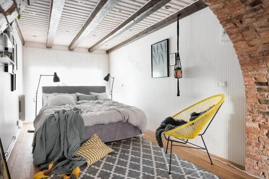 砖拱卧室的活力黄 | 打破中性空间的完美平衡-20