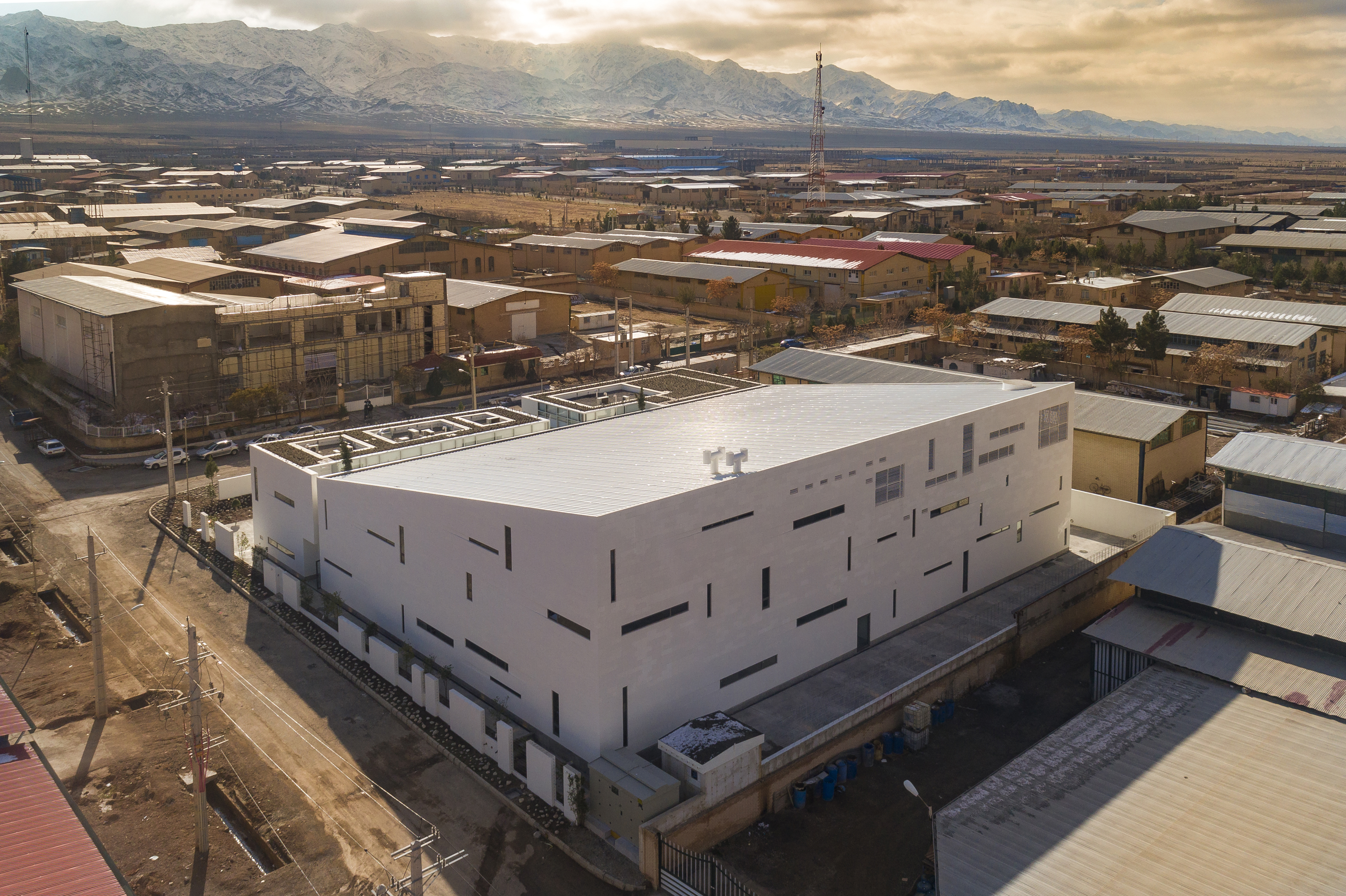 伊朗 Shamim 聚合物工厂丨Davood Boroojeni Office-96