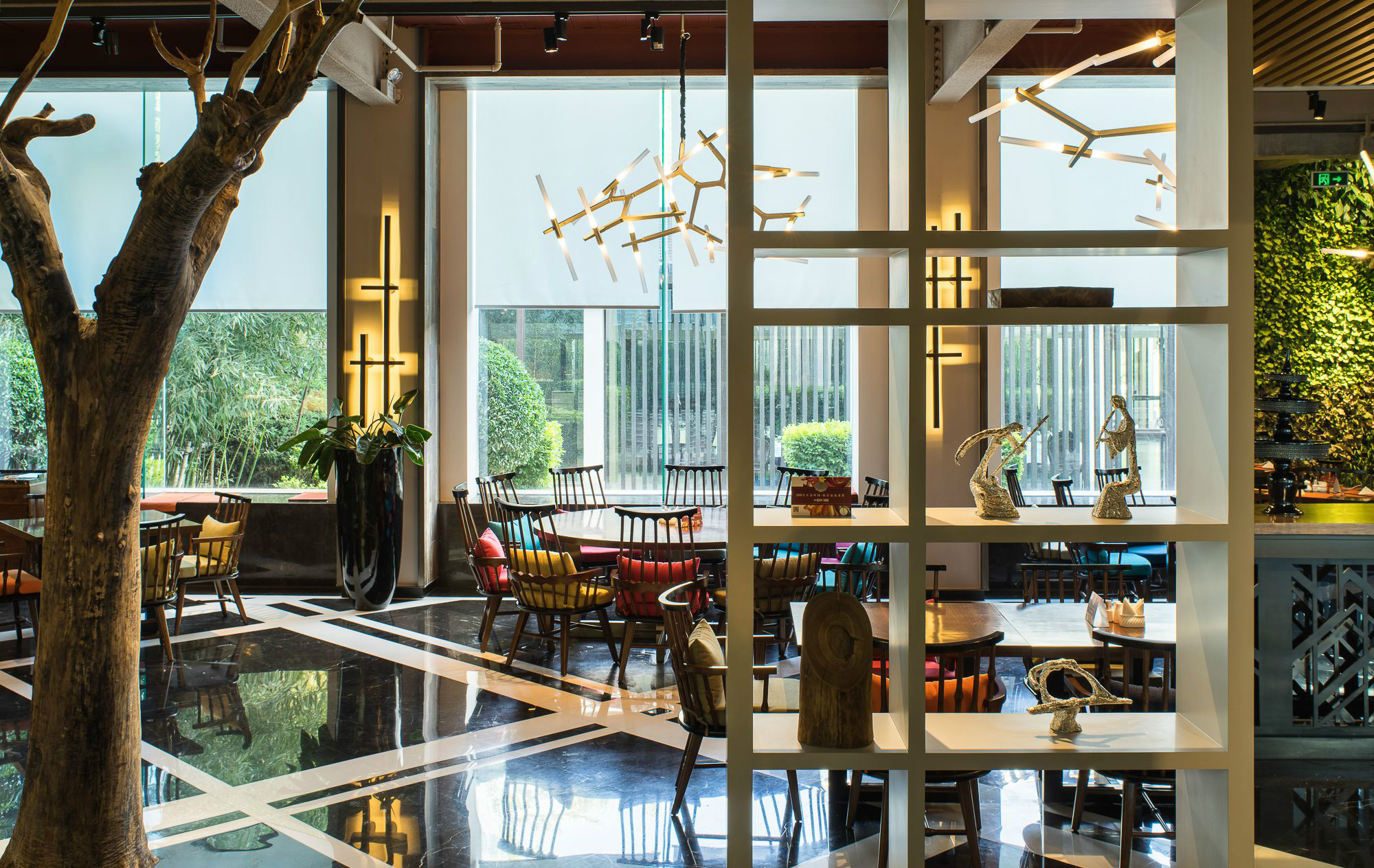 筑土设计  极富艺术感的“树”餐厅-7