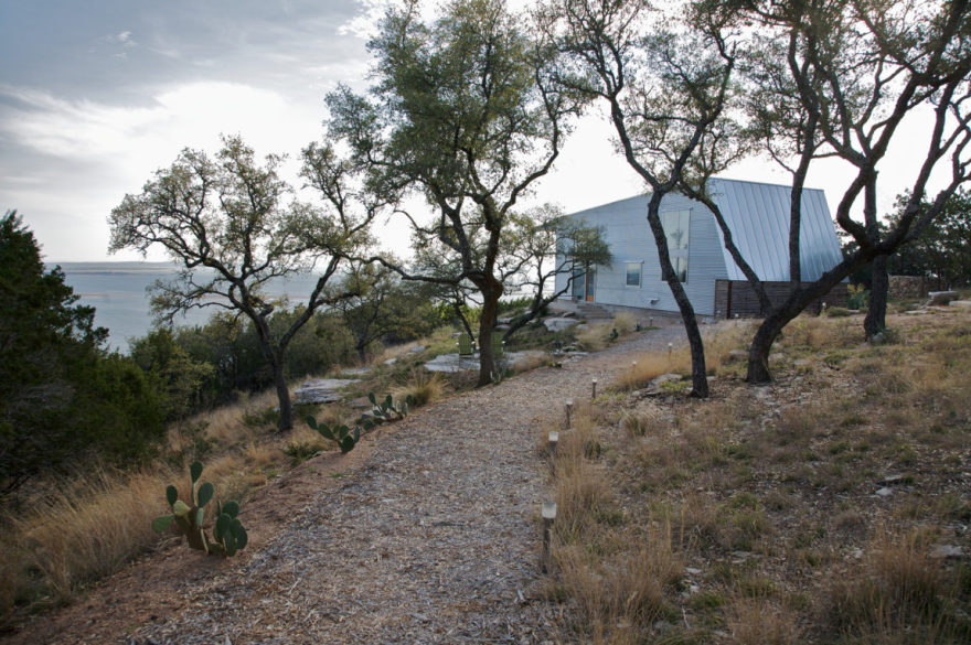 Simple House with Privileged Views-1