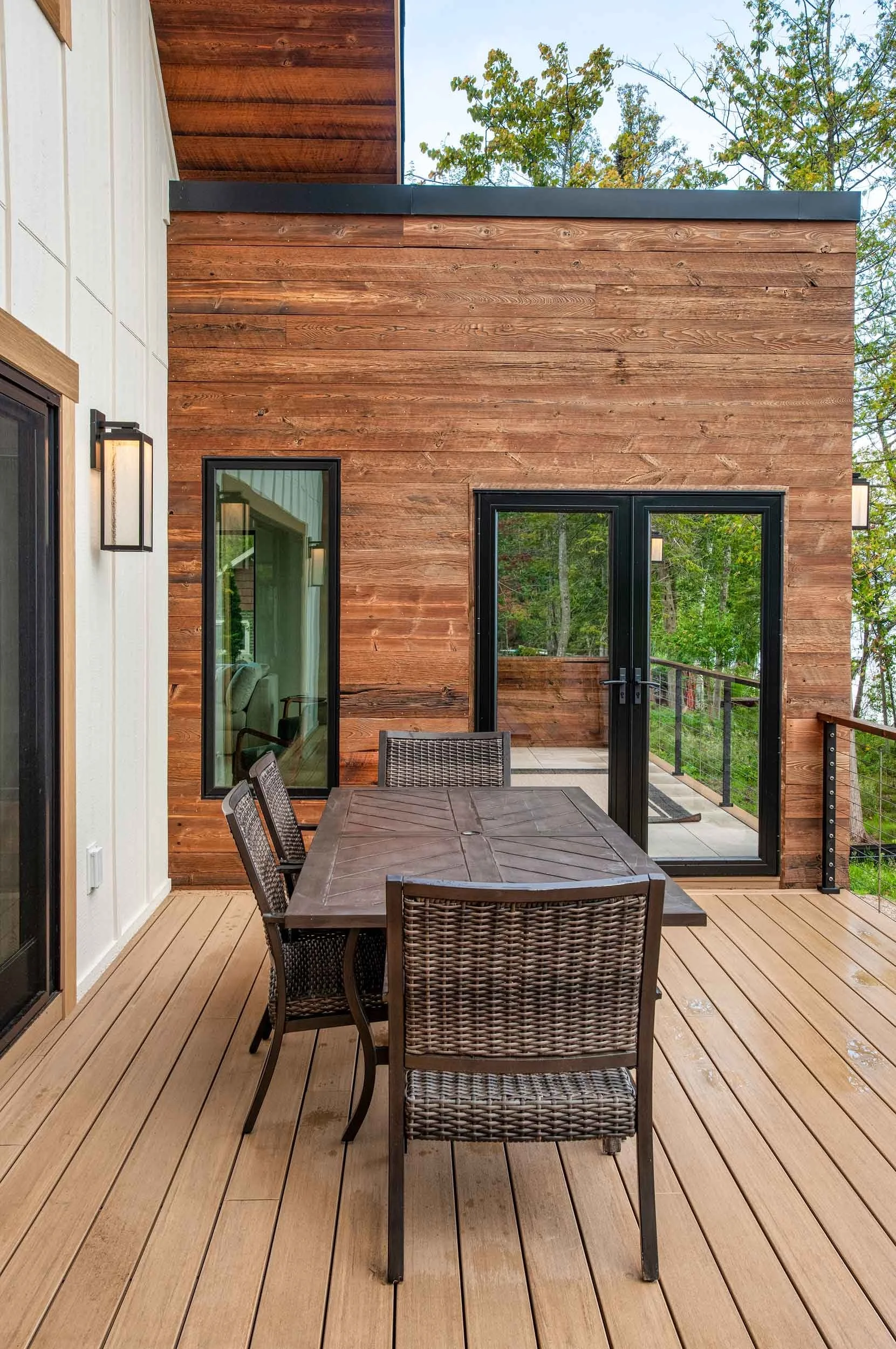 海滨休憩处（Haven常见有避难所、安息所等意思，这里结合Shoreline理解为海滨可供人放松休憩的地方，海滨休憩处较为贴合语境） 丨美国密歇根丨Myefski Architects-11