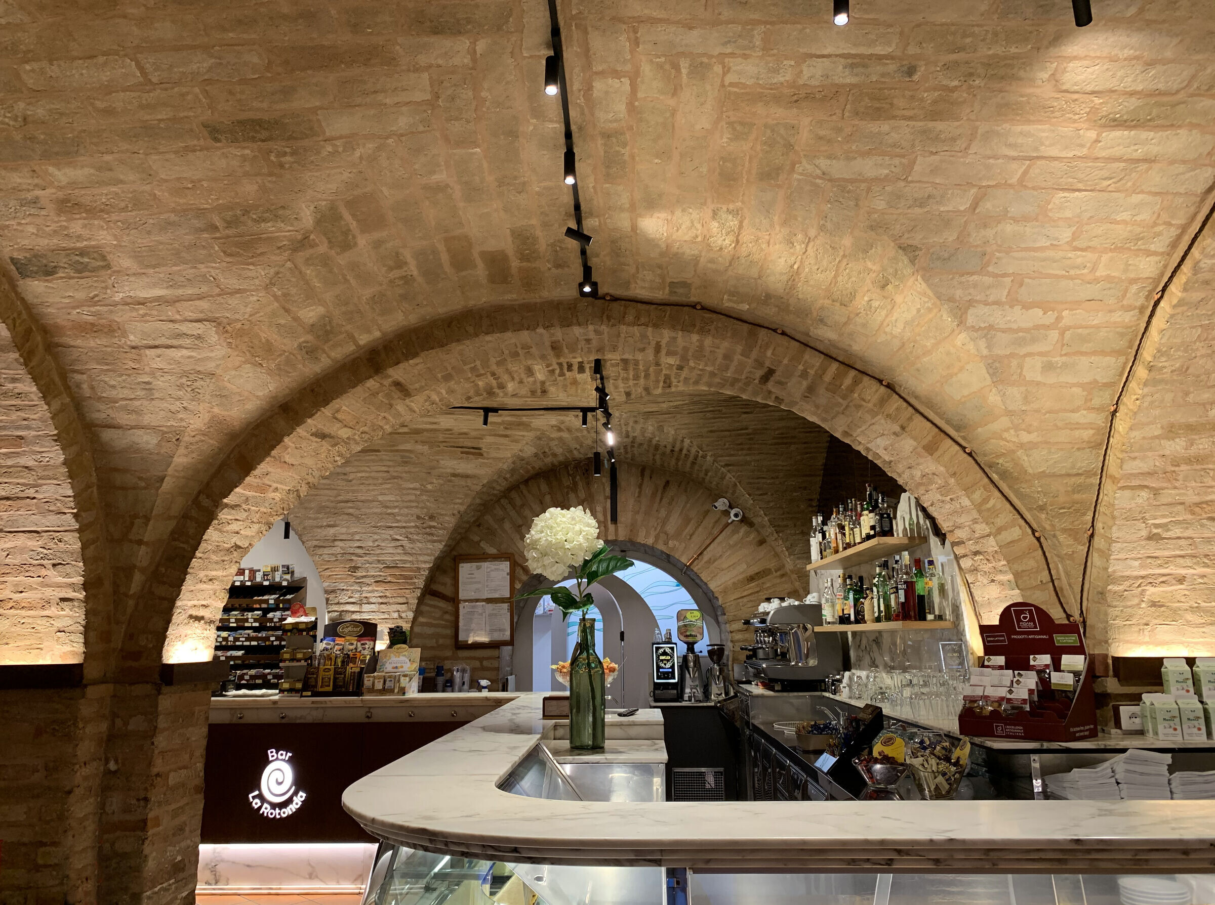 意大利 La Rotonda 咖啡厅丨Nazzareno Senzacqua-11