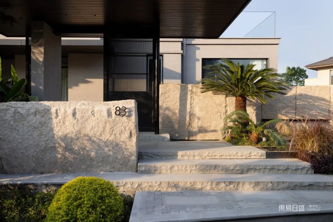 实景首发.不走表面奢华的现代风美学豪宅，轻松玩转经典自然美学空间-12