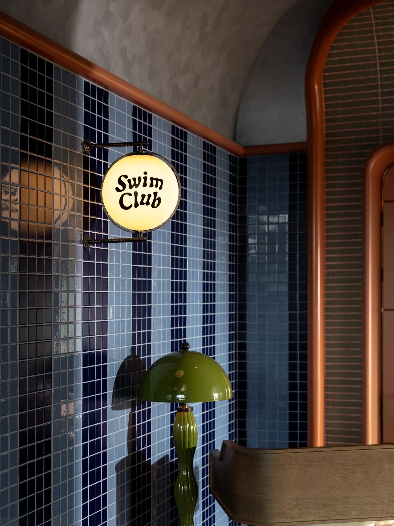 香港尖沙咀金普顿酒店Swim Club天台酒吧丨中国香港丨梁志天设计集团-19