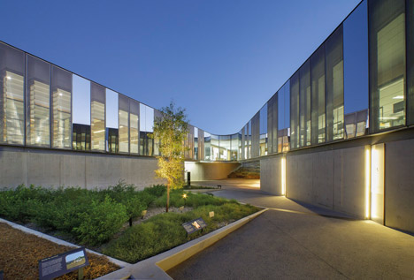 Australian Plant Bank by BVN Donovan Hill for preservation of seeds-18