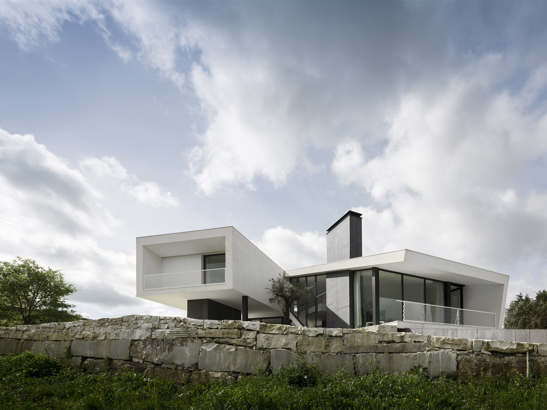 葡萄牙 Vidigal 住宅 | 几何线条与自然光线的完美融合-9