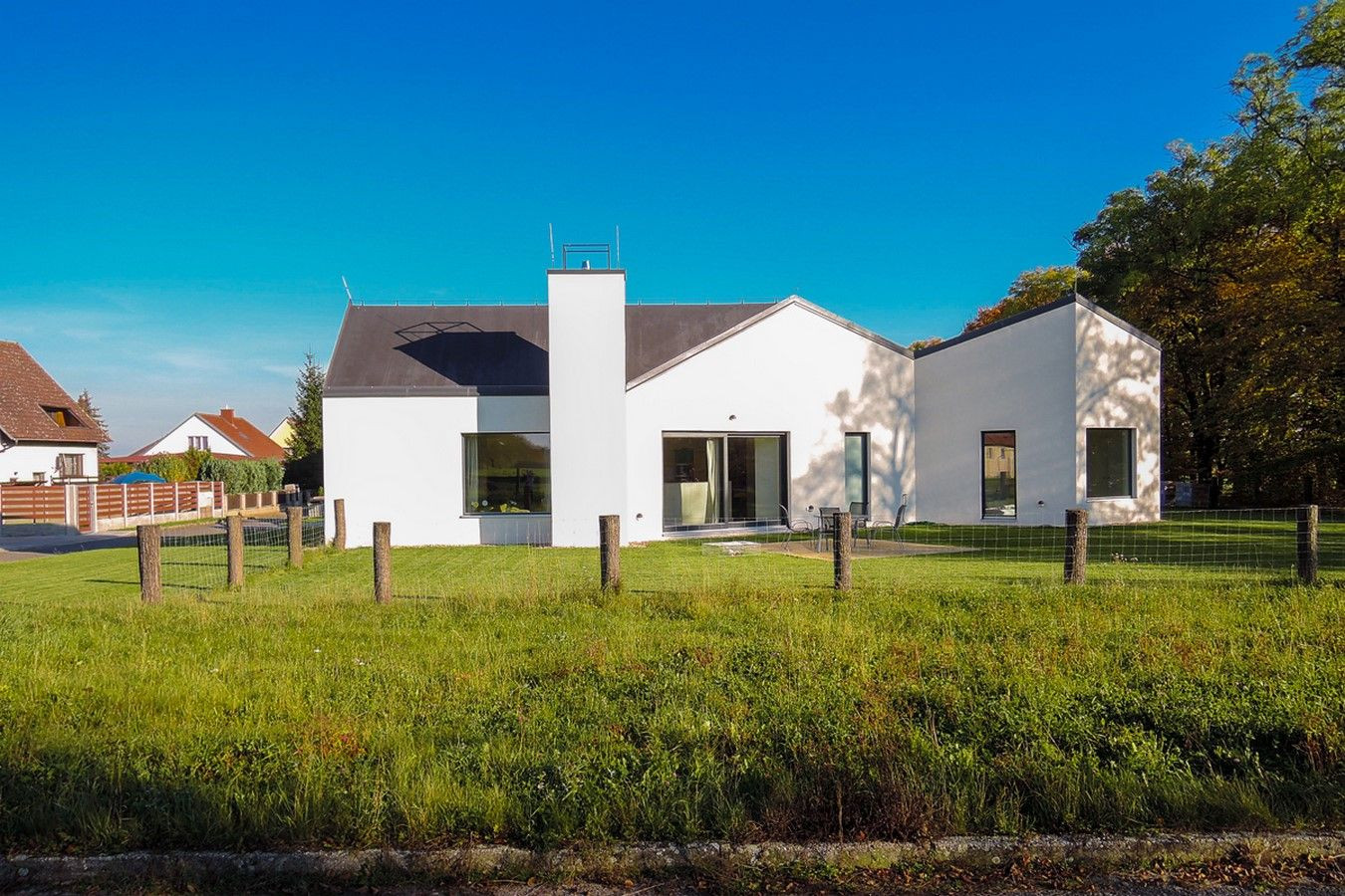 带圆形厨房的异型布局住宅丨捷克丨ZETTE工作室-47