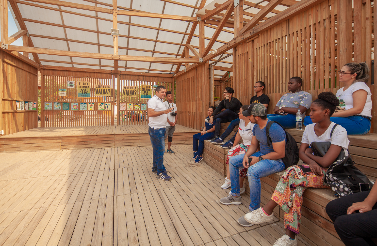 哥伦比亚记忆与身份博物馆丨AEU-27