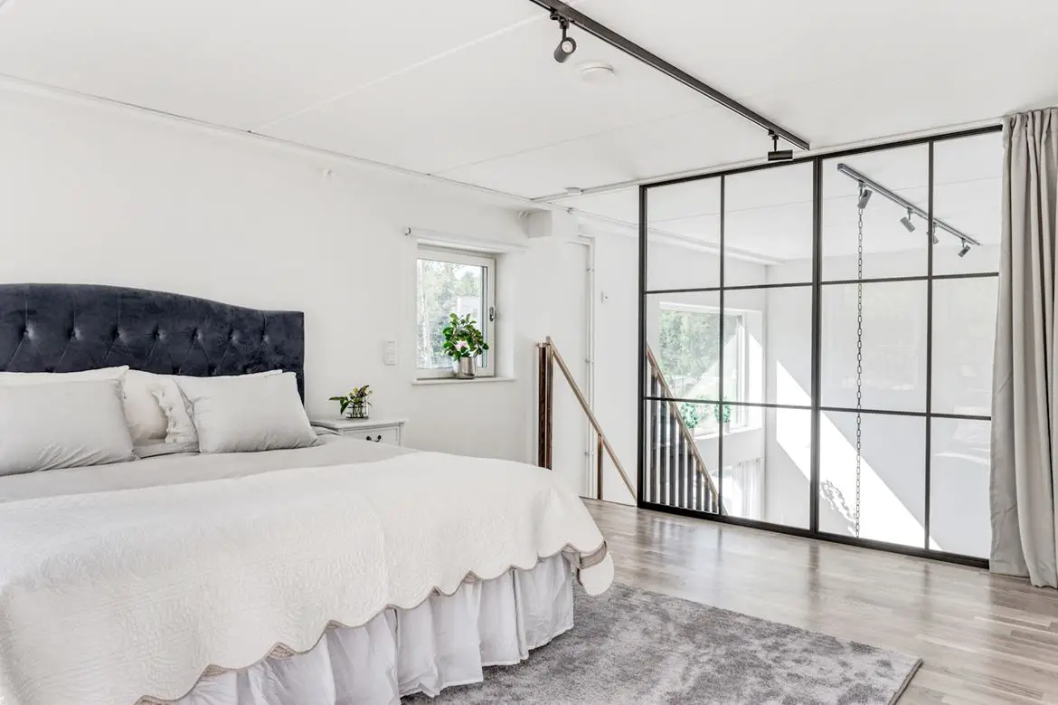 玻璃卧室为公寓增色，打造明亮居住空间-6