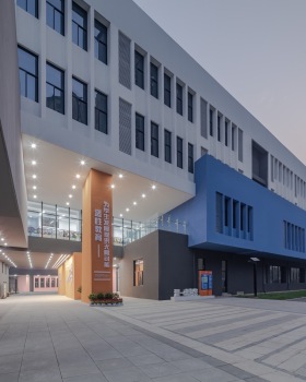 宝鸡市渭滨第一学校丨中国宝鸡丨c+d设计中心