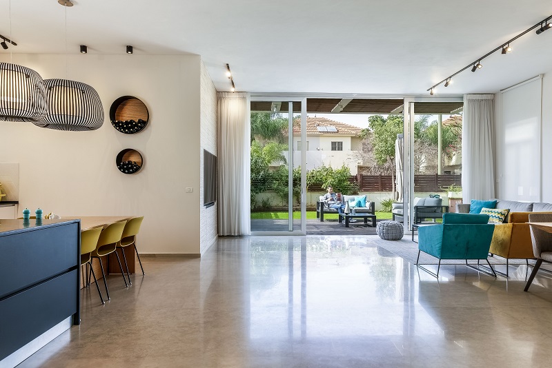 卡法萨巴实用私人住宅设计丨室内设计利兹·佐默,家居造型维特·卡尔卡-17