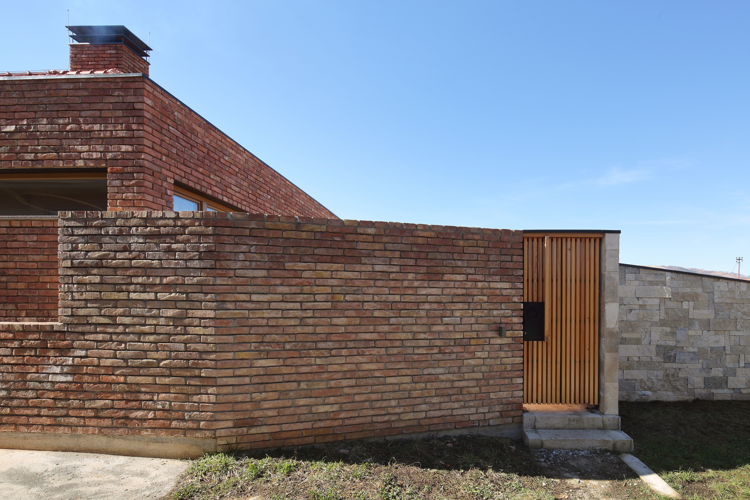 回归传统的 Bosnian 之家 | Hiža Mišljenova House-20