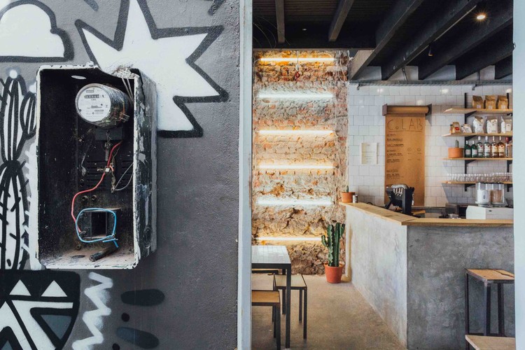 旧车间变身高质感手工啤酒厂-2