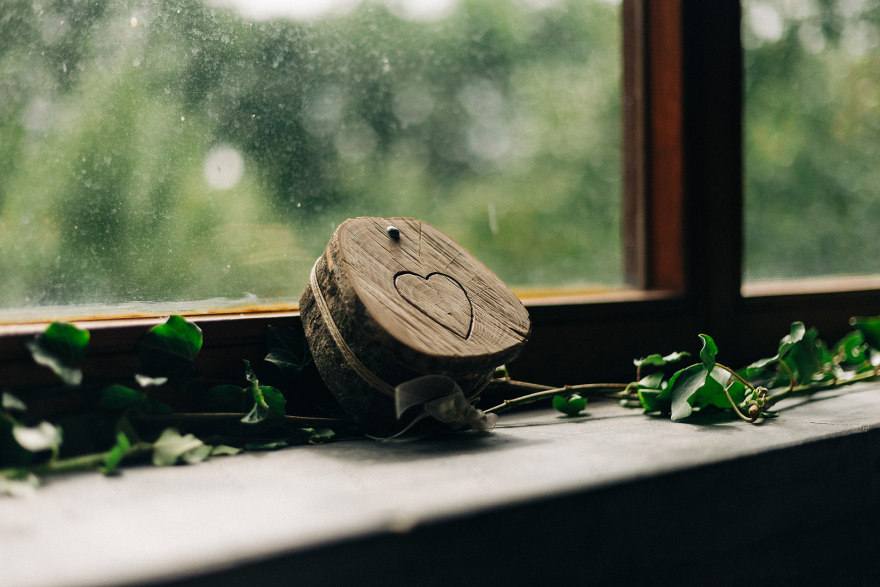 尊尼获加(J&B)· 真挚之爱与率性之美
注:J&B一般指尊尼获加(Johnnie Walker Black Label)品牌的缩写,不过这里没有更多背景信息,如果J&B有其他特定指代,请根据实际情况调整 丨比利时-19