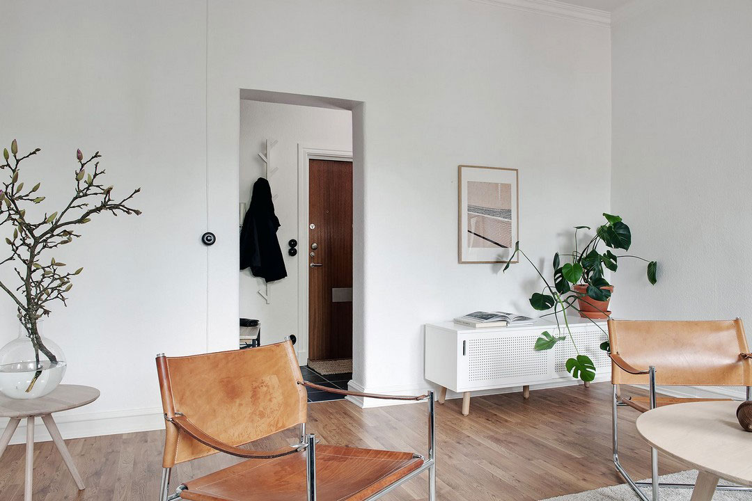 瑞典温馨公寓 | 原木与花卉壁纸的完美融合-4