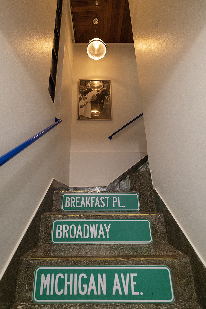 美式复古风 20 平米小咖啡馆设计-16