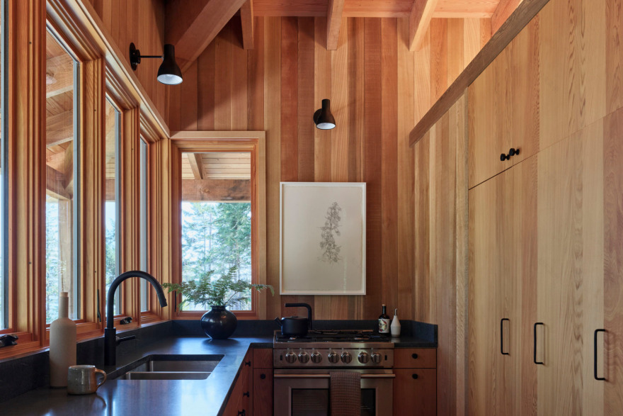 不列颠哥伦比亚省度假小屋丨Laura Killam Architecture-32