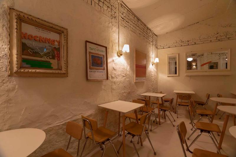 欧式家庭氛围的简约咖啡馆设计-9