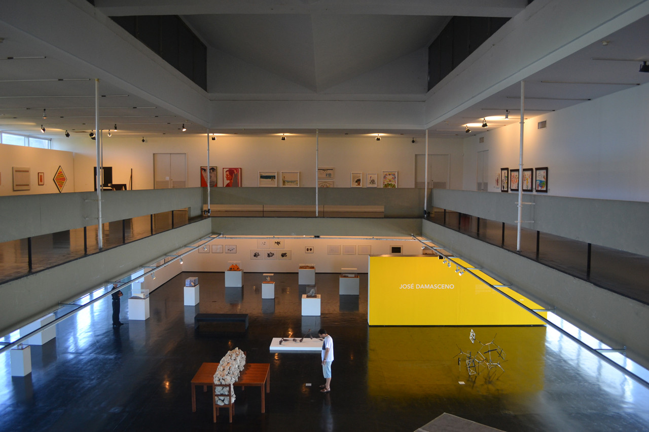 巴西里約熱內盧現代藝術博物館：建築大師 Affonso Eduardo Reidy 採V形柱列、懸吊樓板，打造現代主義建築經典 | FAM-44