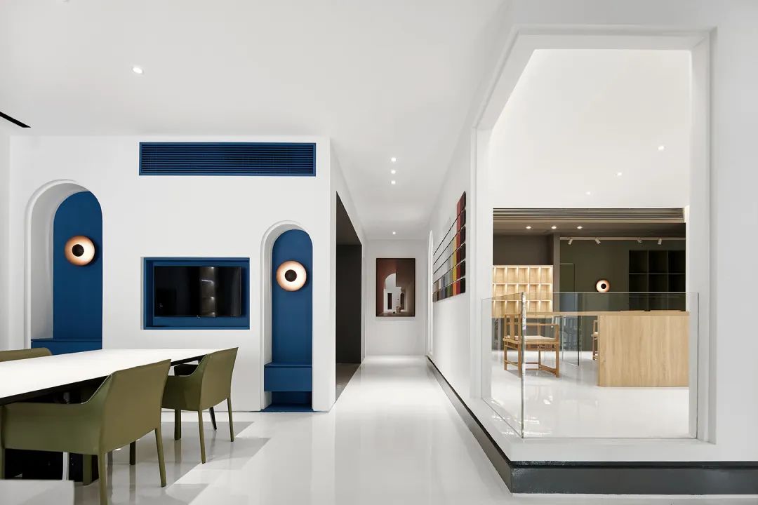 凯丽雅居 | 极简白撞色,艺术涂料与布艺软装的完美融合-9