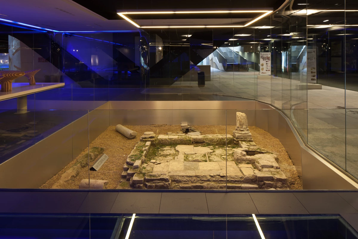 西班牙塞维利亚地下考古博物馆·“无界空间”的创意设计-10