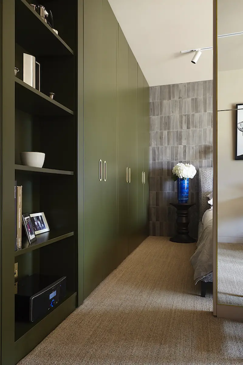 伦敦 Barbican 公寓巧妙改造,色彩与空间的完美结合-8