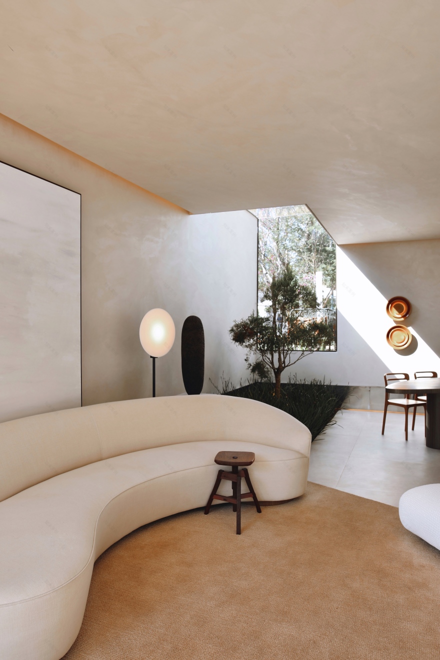 Palmeiras Room / Estudio Sala-27