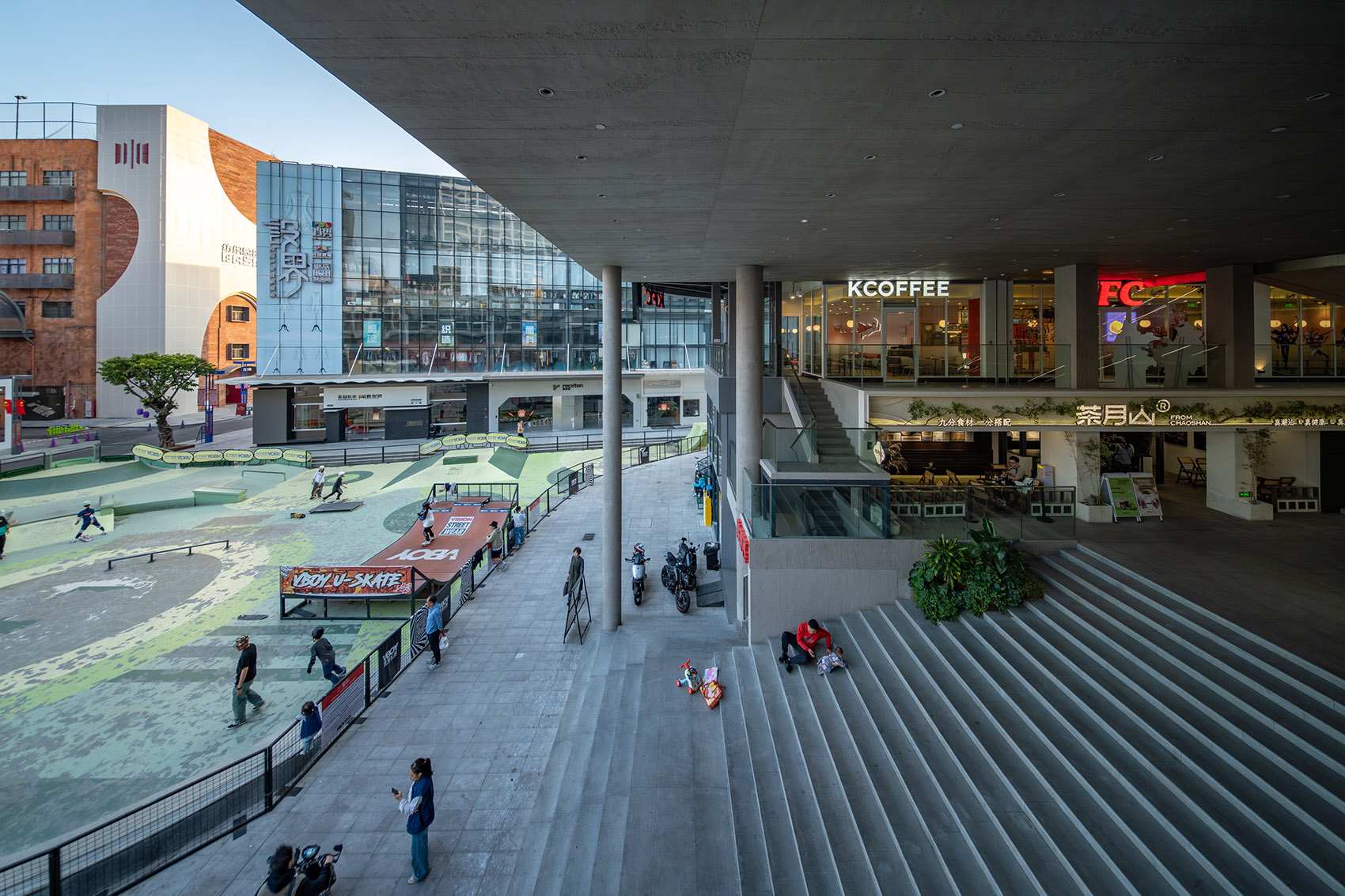 广州中大门「城市之丘THE HILLS」丨中国广州丨竖梁社悬亮子工作室-100