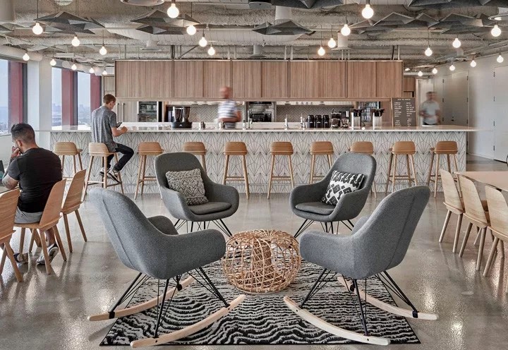 芝加哥 Akuna 总部 | 流水概念的休闲金融空间-0