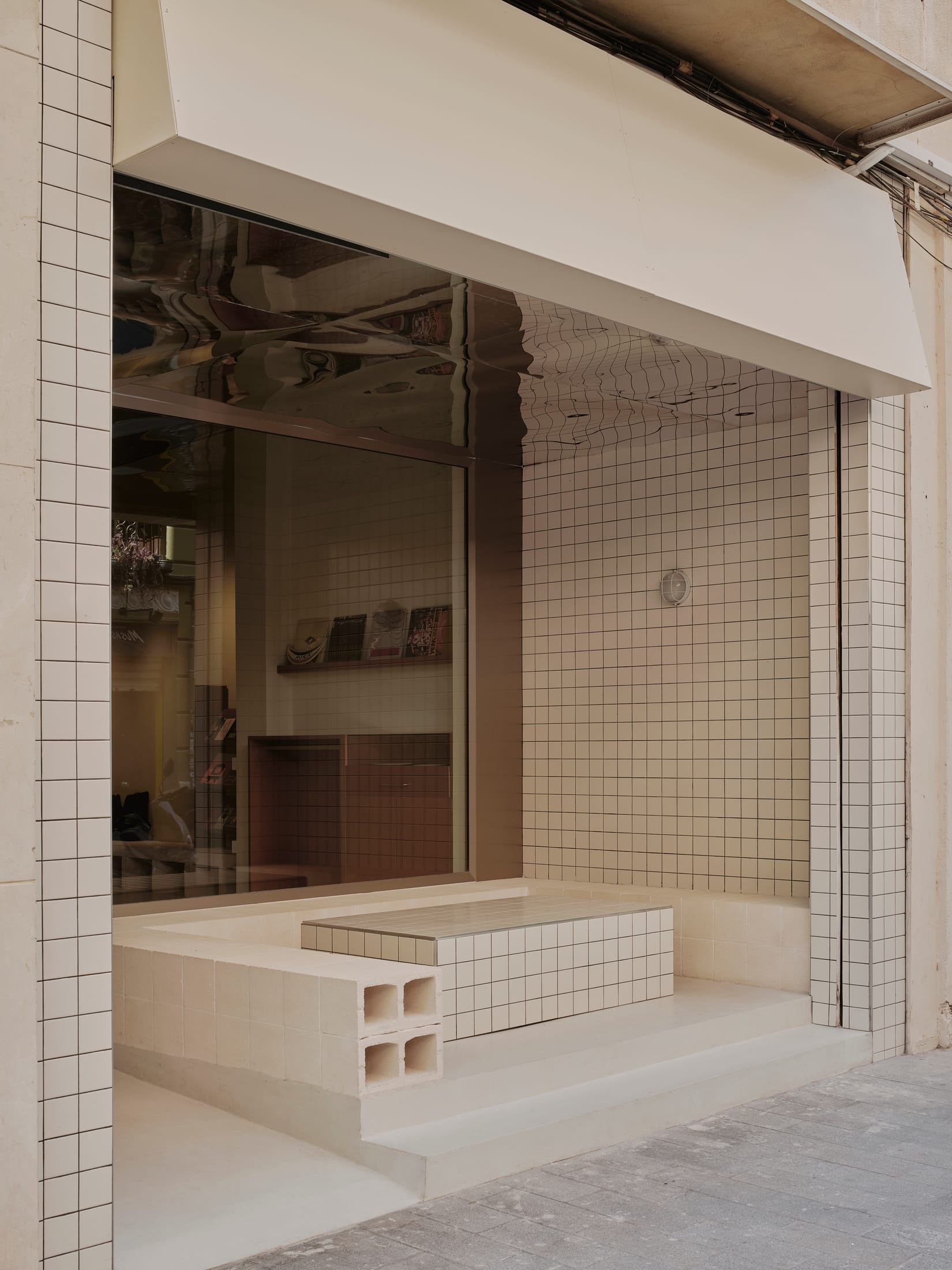 Sornells 21共享 workspace丨西班牙丨Paloma Bau,T.O.T（由Ausiàs Pérez领导）-0