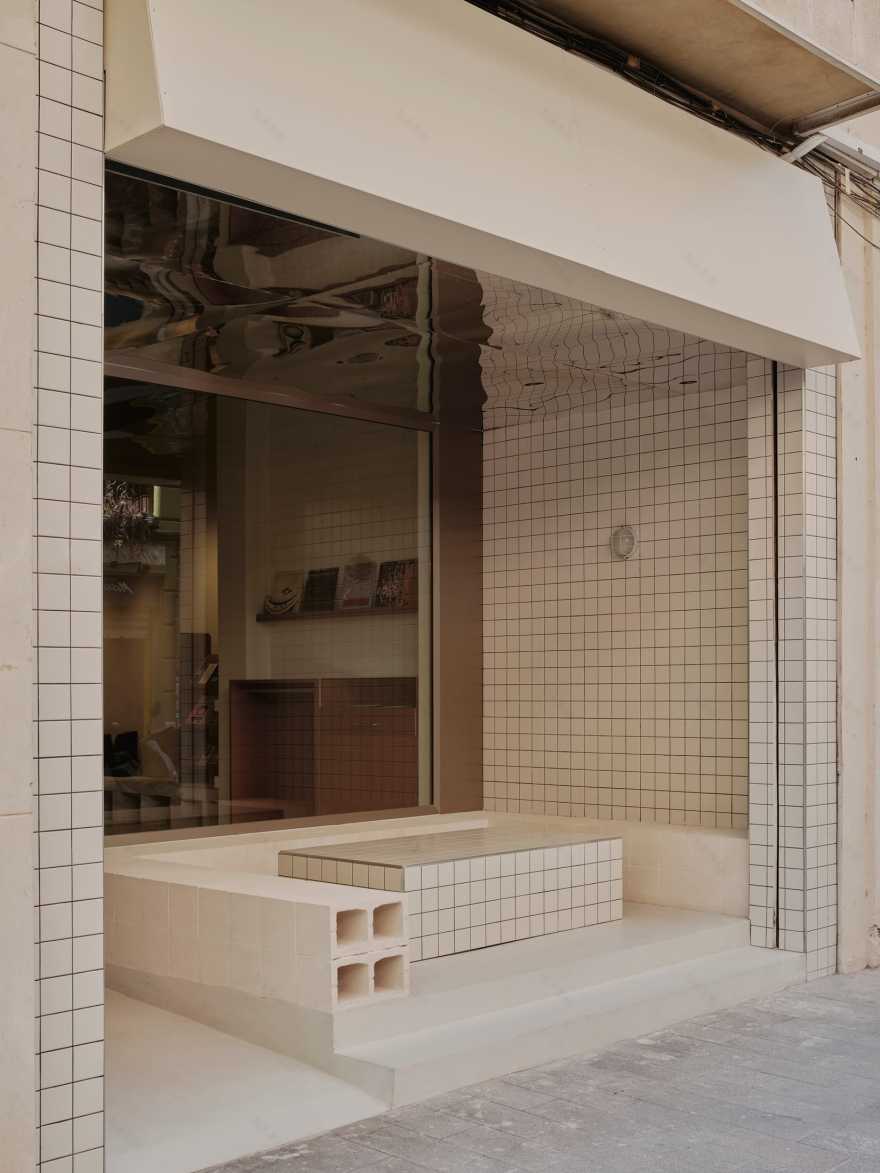 Sornells 21共享 workspace丨西班牙丨Paloma Bau,T.O.T(由Ausiàs Pérez领导)-0