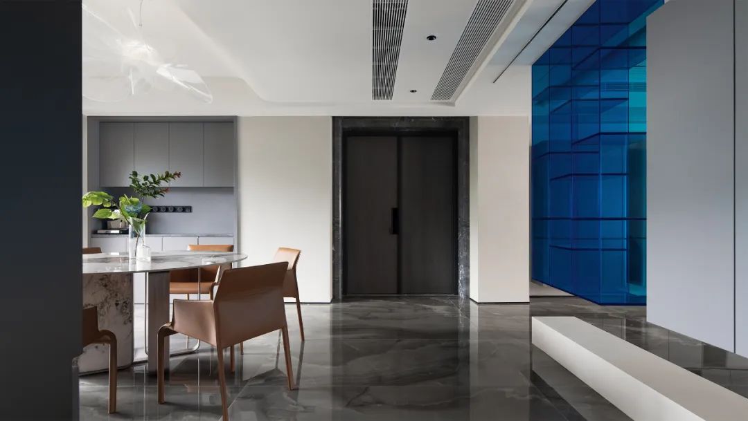 克莱因蓝的宁静 · 青创空间设计的 260㎡舒适家居丨中国浙江-24