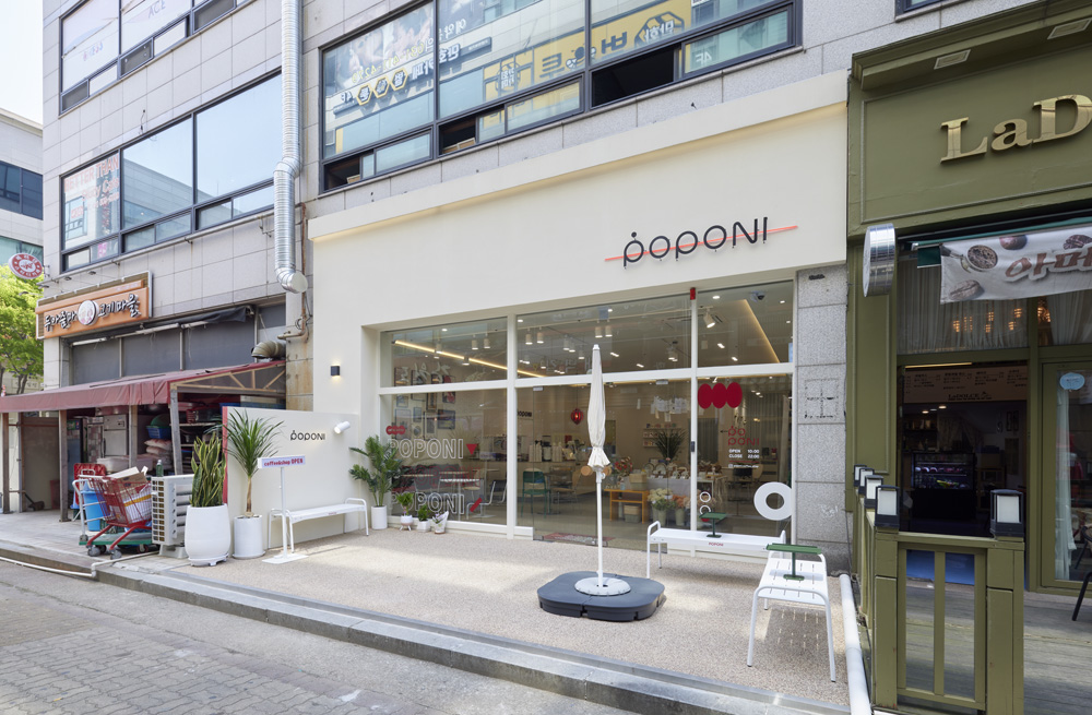 白色梦幻咖啡厅 | 31 平米的极简艺术空间-3