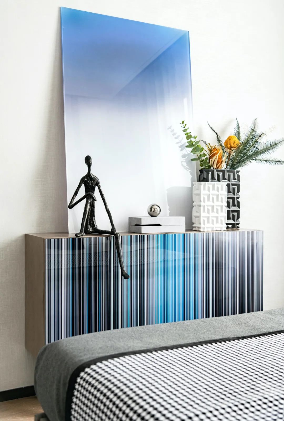 经典蓝的永恒魅力，打造现代生活空间-42