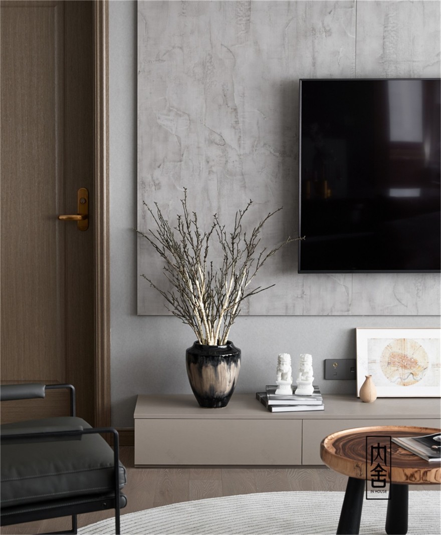 灰色调与橙色的碰撞,打造静谧优雅家居空间-19