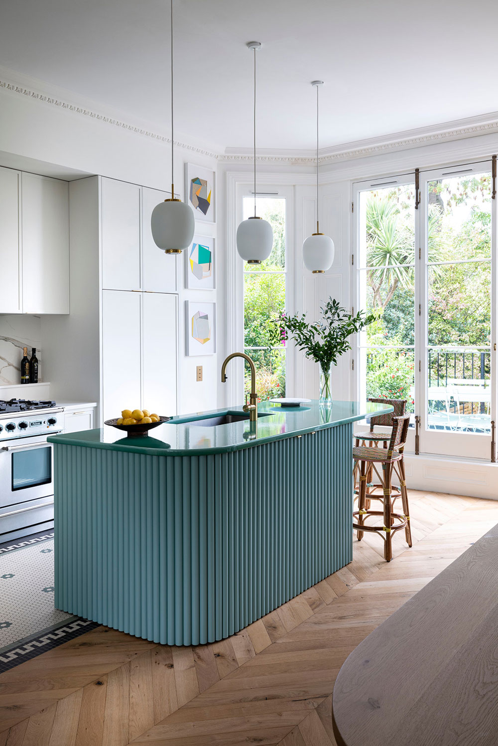 伦敦春意盎然的多彩家庭住宅-4