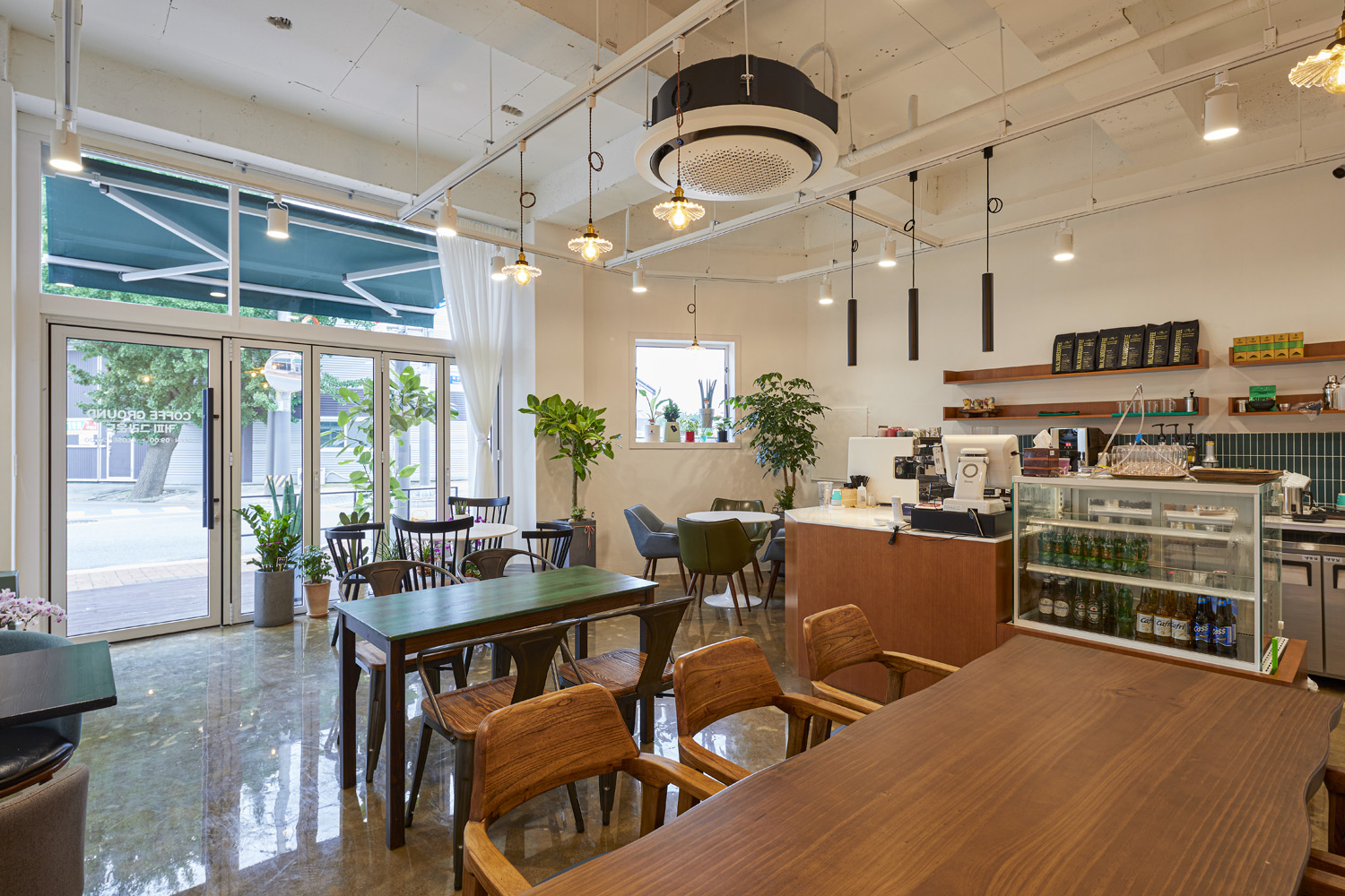 简约风 12 平米咖啡馆设计-7