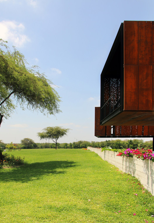 秘鲁北部沙漠中的马厩别墅-35