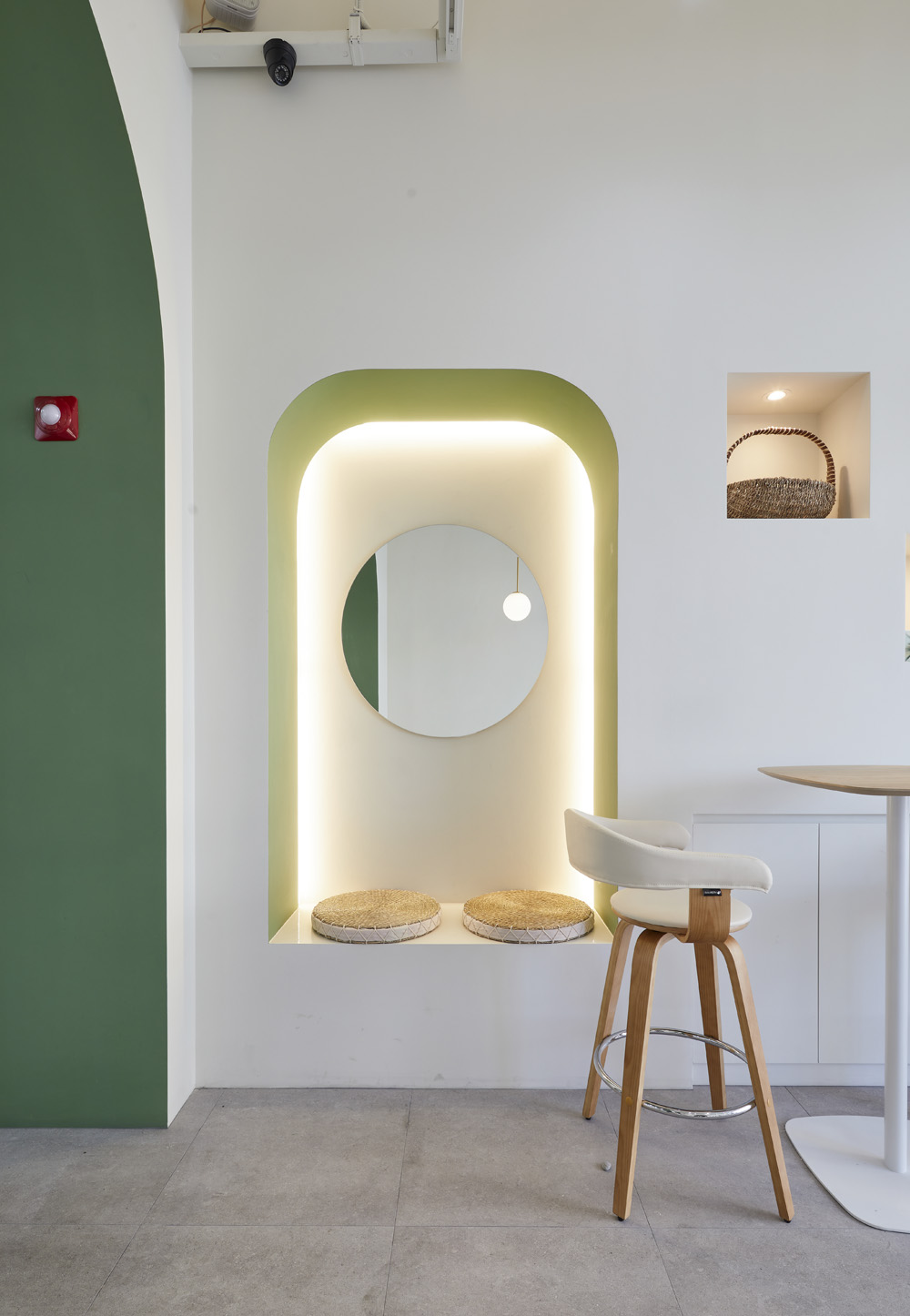 简约清新 19 平米果蔬店咖啡厅设计-12