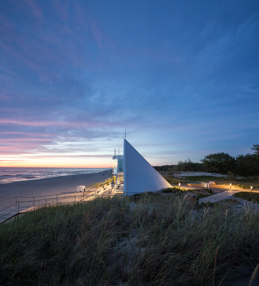 Lifeguard Station with Amphitheater  DO architects-26