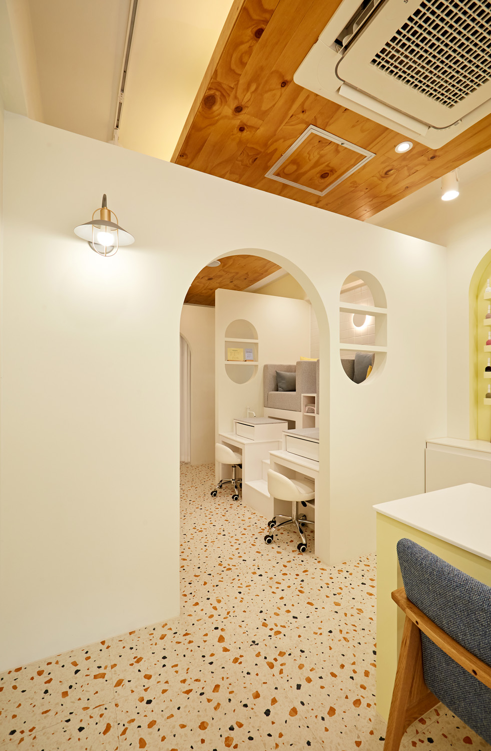 13 平白色与木质小空间的巧妙设计-16