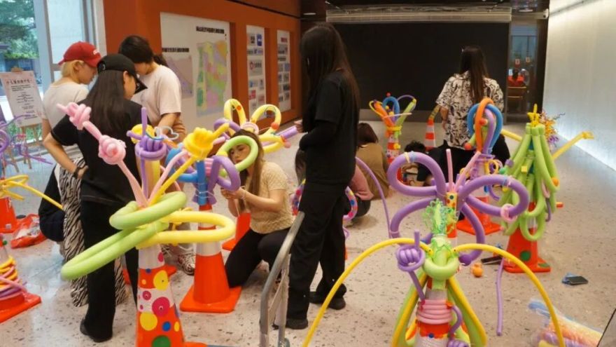 “城市花筒”,中央美院城院师生的“街头小展览”-9